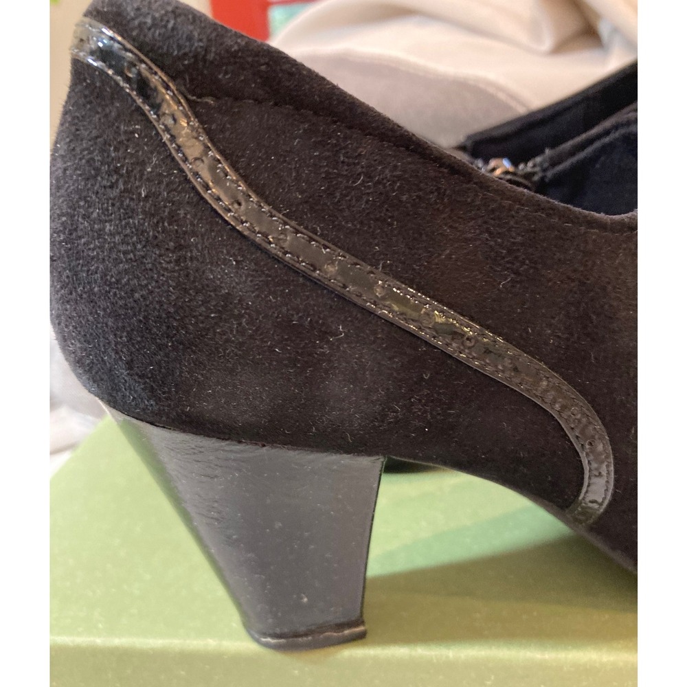 Clarks Black Suede Patent Booties 7 Artisan Diamond Cameo Dark Academia Classic - Picture 9 of 9